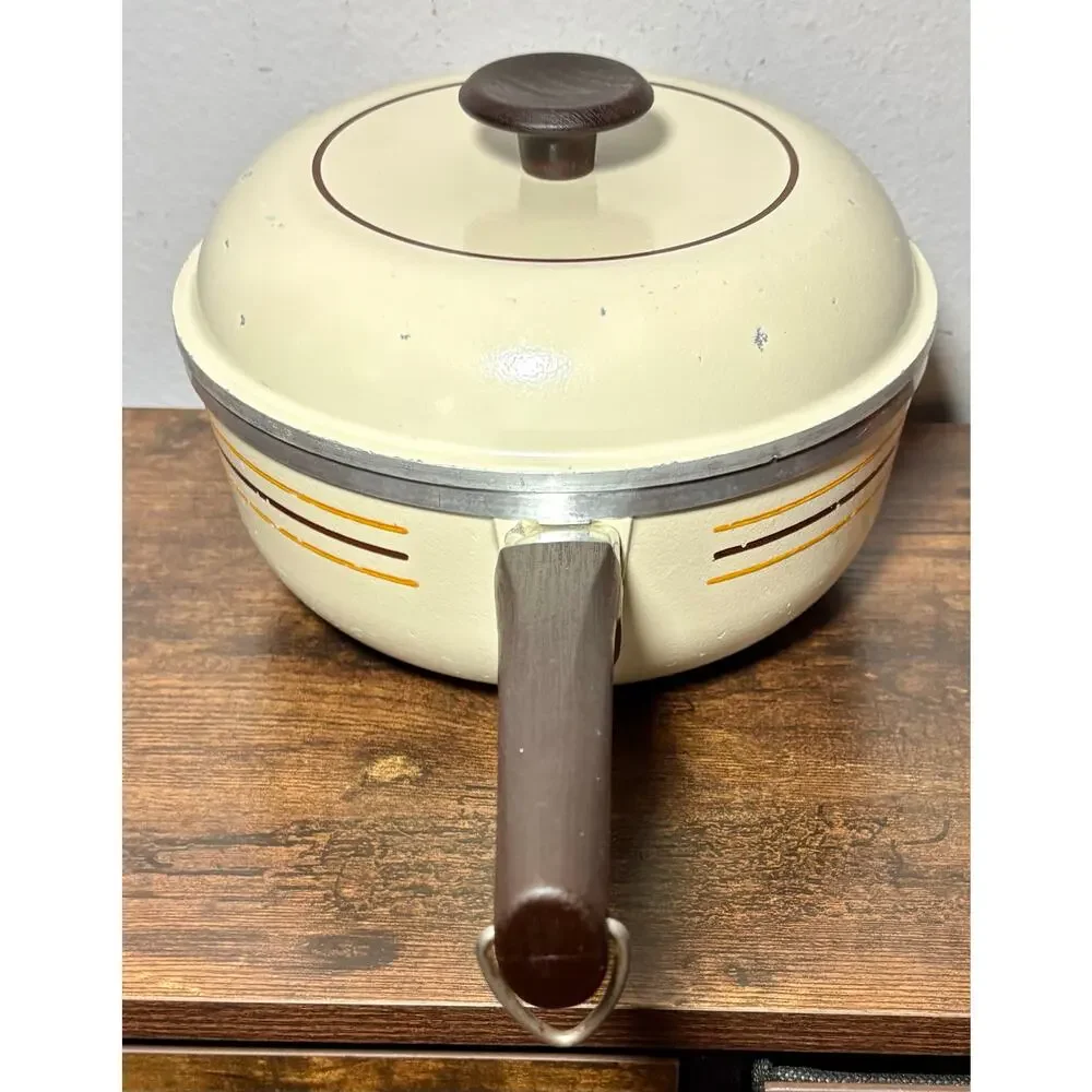 Vintage Regal Ware White Cast Aluminum 3 QT Large Striped Saucepan with Lid